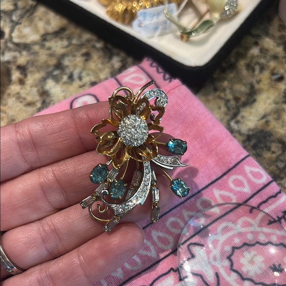 Vintage Charles Reis 12k GF Elegant Gold and Blue Floral Rhinestone Brooch EVC
